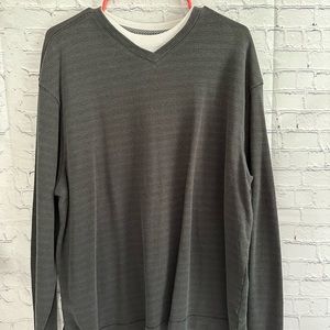 Gray long-sleeve shirt